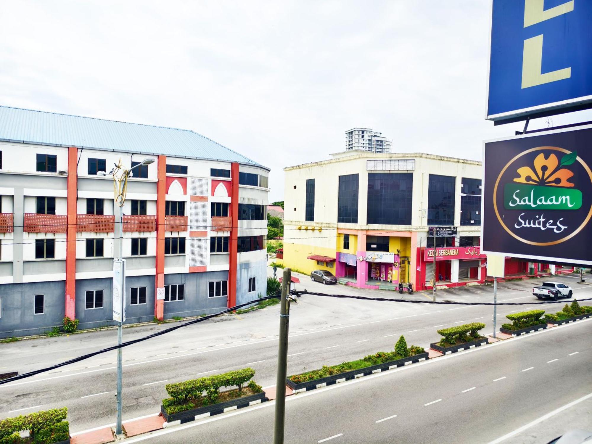 Salaam Suites Hotel 哥打巴鲁 外观 照片